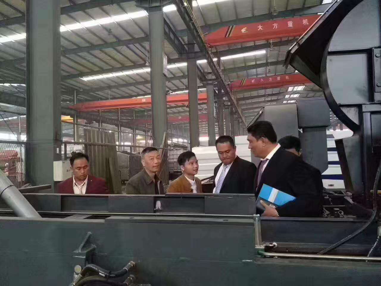 緬甸環(huán)保局領(lǐng)導(dǎo)帶領(lǐng)多位市長(zhǎng)來(lái)程力公司參觀(guān)訂